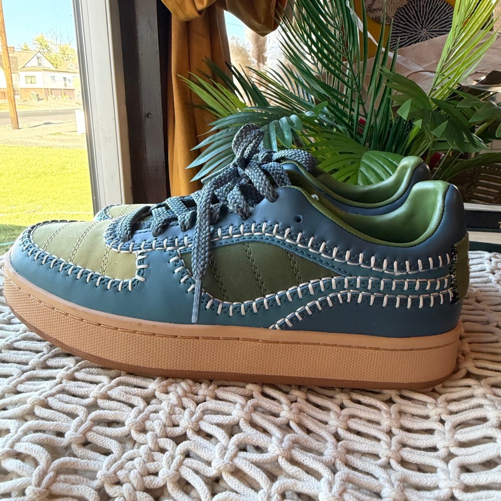 Public Sole Move With Meaning Blue Green Patchwork Whipstitch Sneakers W 8.5